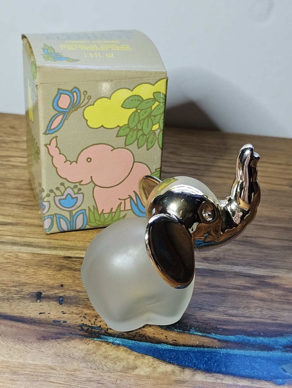Avon Good Luck Elephant Glass Decanter Figurine Original Box Empty Collectible